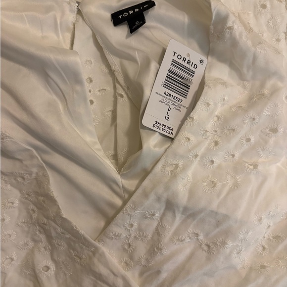 Torrid White Eyelet Skirt Set - Picture 4 of 5